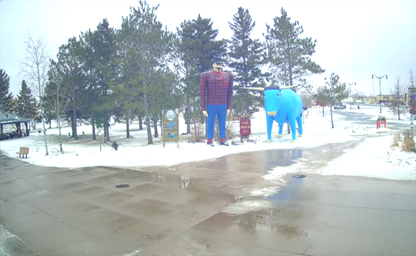 Paul Bunyan and Babe the Blue Ox Statues